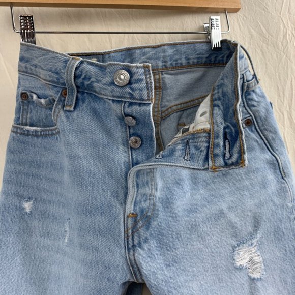 Levi’s 501 Slouch Bermuda Cutoff Shorts - Picture 4 of 9